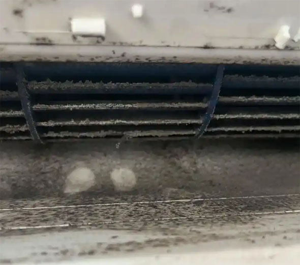 宁蒗空调吹的风有股烧焦味是怎么回事